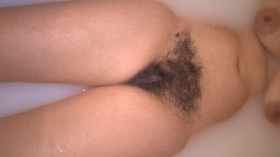 Hairy JoyTwoSex In Milk Bath