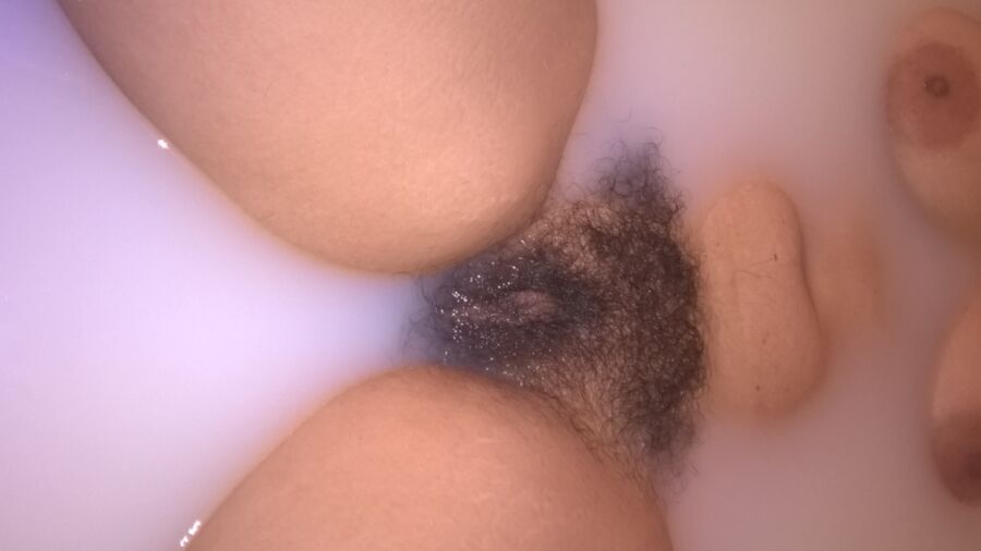 Hairy JoyTwoSex In Milk Bath