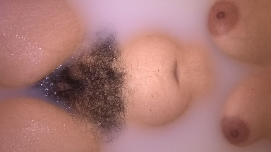 Hairy JoyTwoSex In Milk Bath