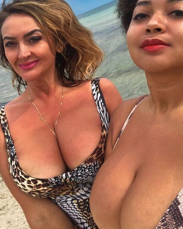 Mamá madura de tetas grandes