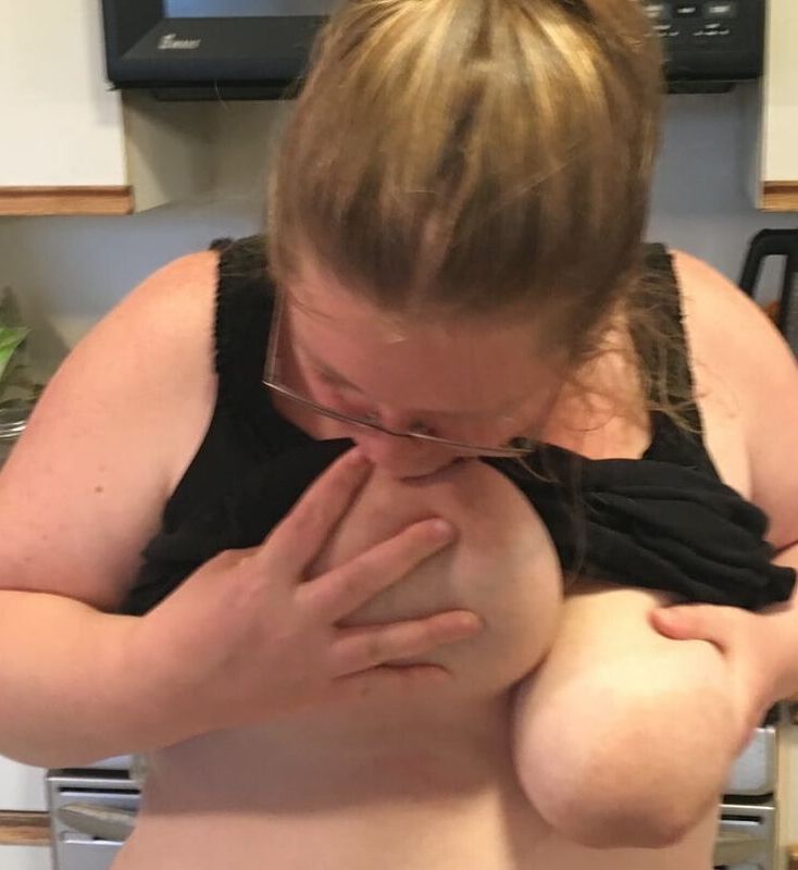 Huge tits on bbw milf Sarah exposed