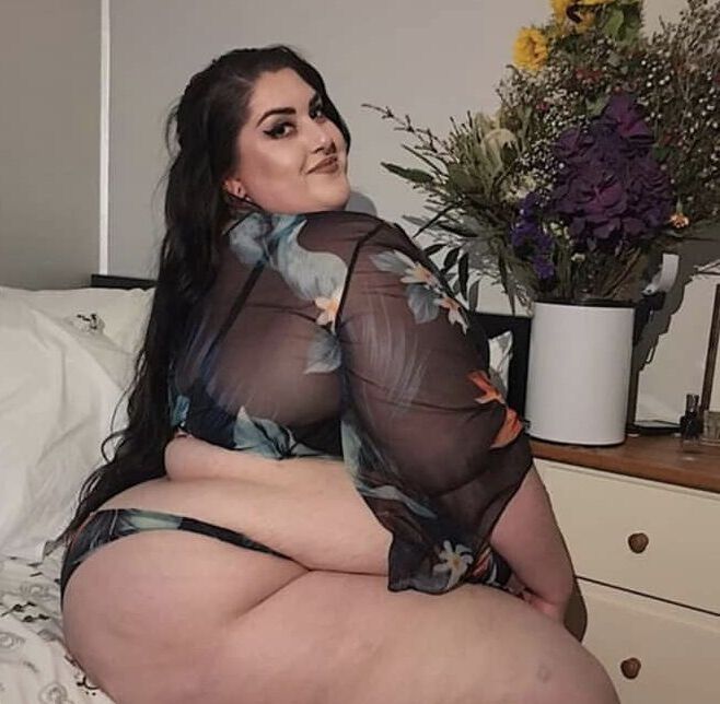 SSBBW Bambi – Atemberaubende kurvige Göttin!