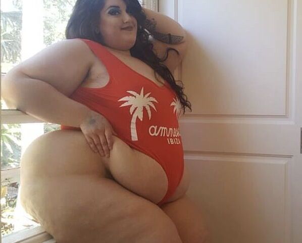 SSBBW Bambi - ¡Impresionante diosa con curvas!