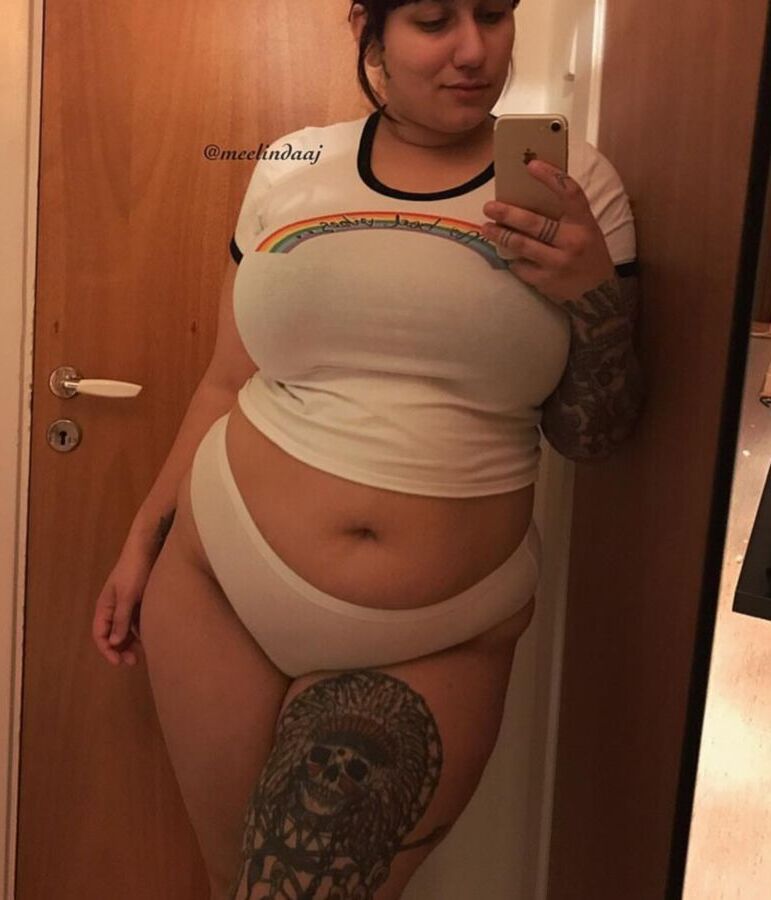 Melinda Johansson - modelo BBW do Instagram - peitos enormes!