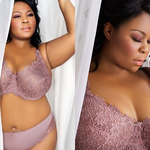 Plus size model Asia Monet