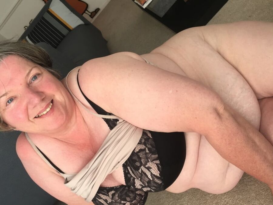 Cute mature bbw I would love to do