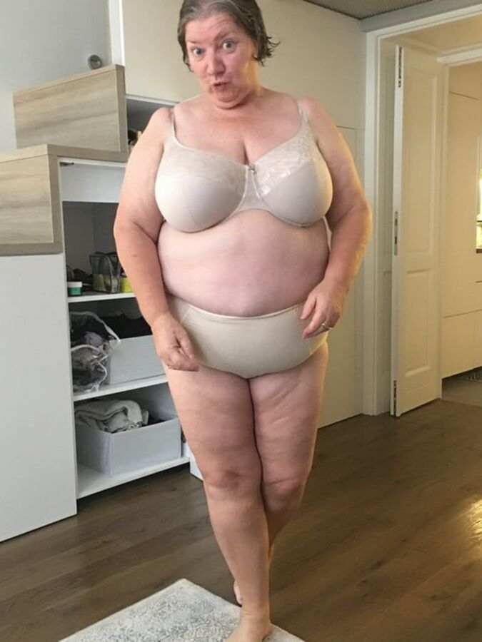 Cute mature bbw I would love to do