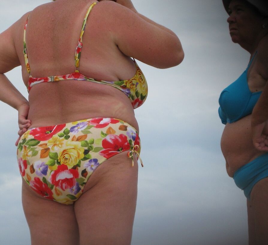 Fat Ass + Huge Tits = Perfect (Beach Candid)