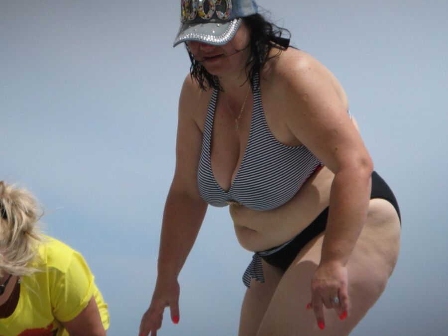 Fat Ass + Huge Tits = Perfect (Beach Candid)