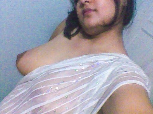 Esposa india desnuda cachonda con grandes tetas