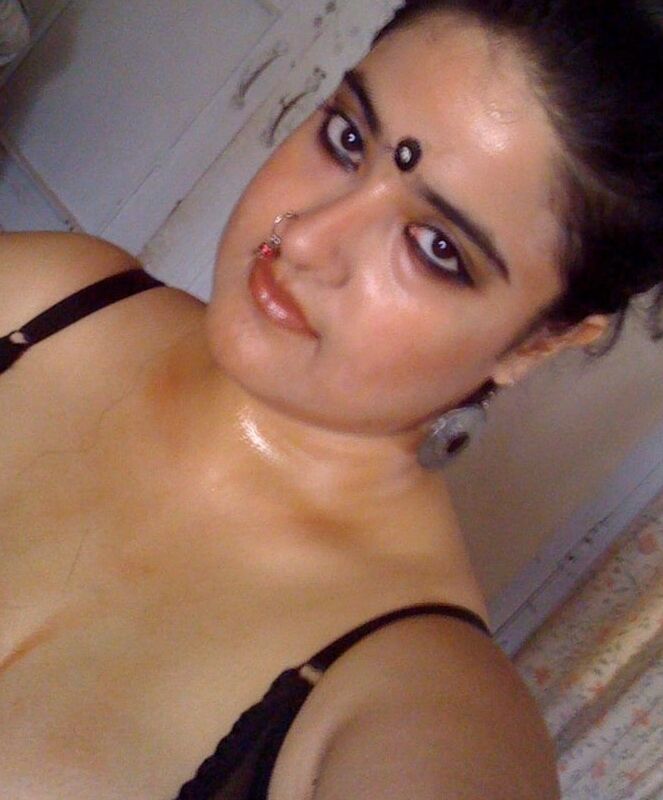 Esposa india desnuda cachonda con grandes tetas