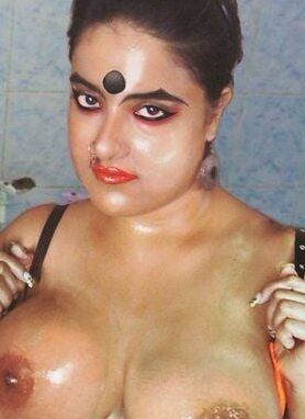 Esposa india desnuda cachonda con grandes tetas