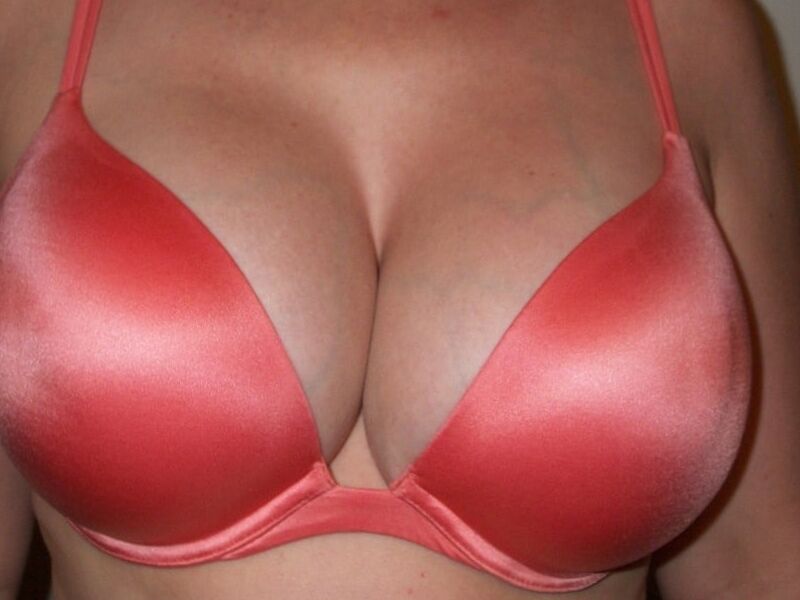 Sexy tetas grandes con sujetador