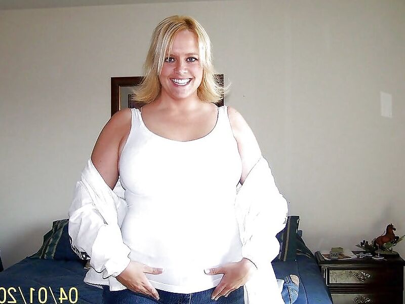 Hot blond chubby/BBW ("Sally"?)