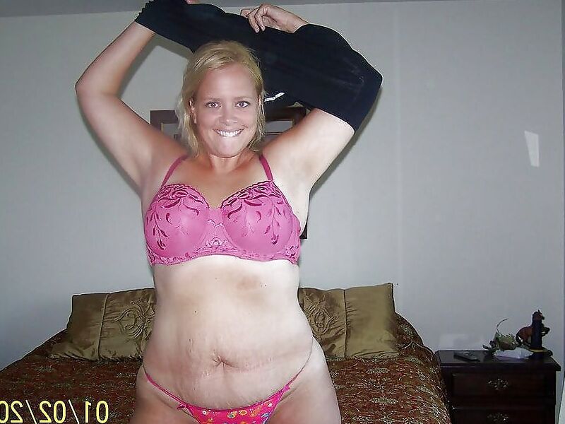 Hot blond chubby/BBW ("Sally"?)