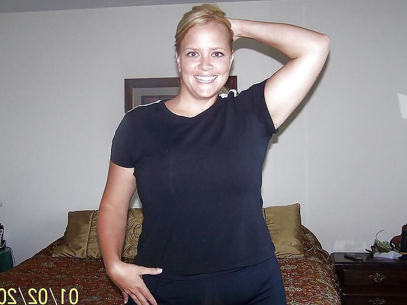 Hot blond chubby/BBW ("Sally"?)