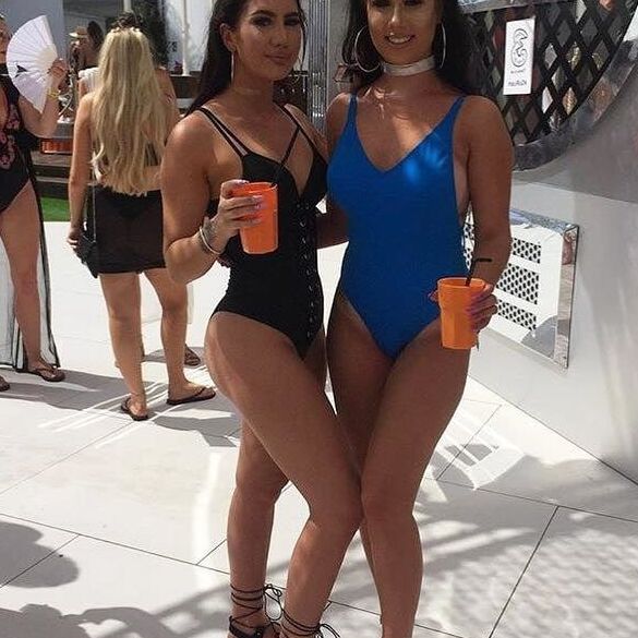 Bebidas en bikini