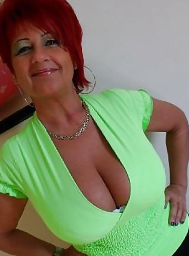 Agnes a busty MILF