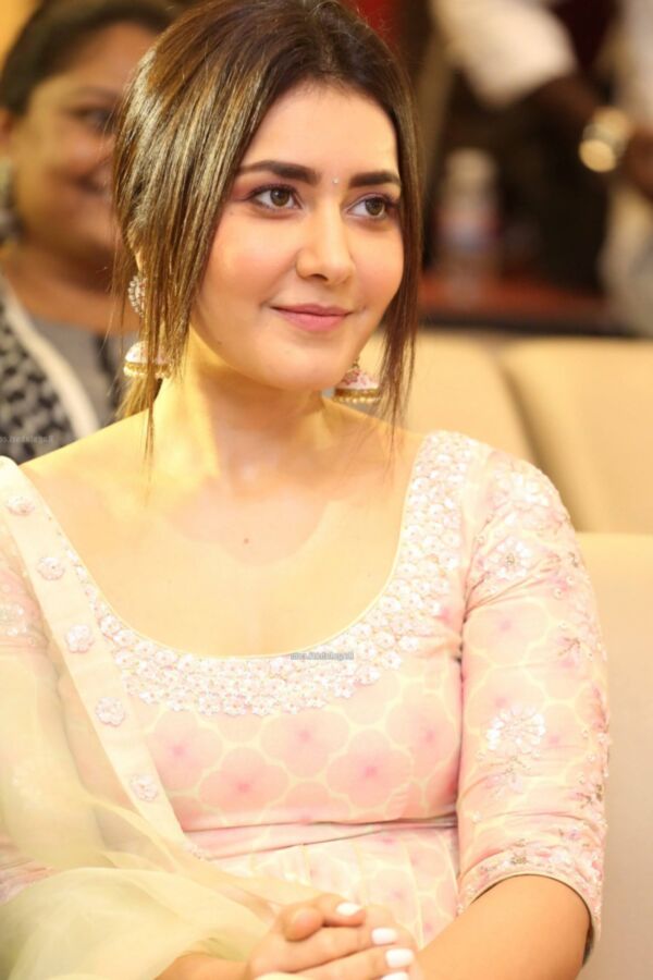 Raashi Khanna - Beautiful Indian Bollywood Diva at an Event