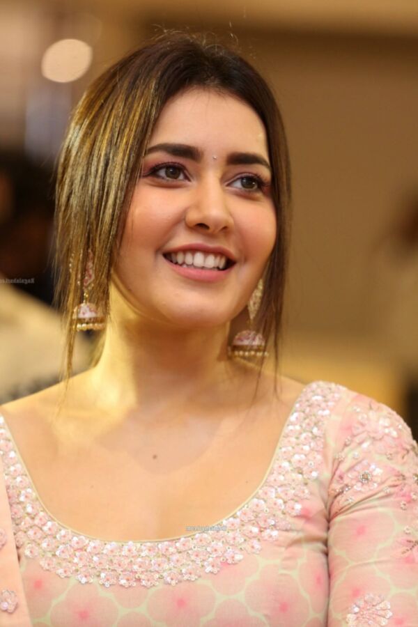 Raashi Khanna - Beautiful Indian Bollywood Diva at an Event