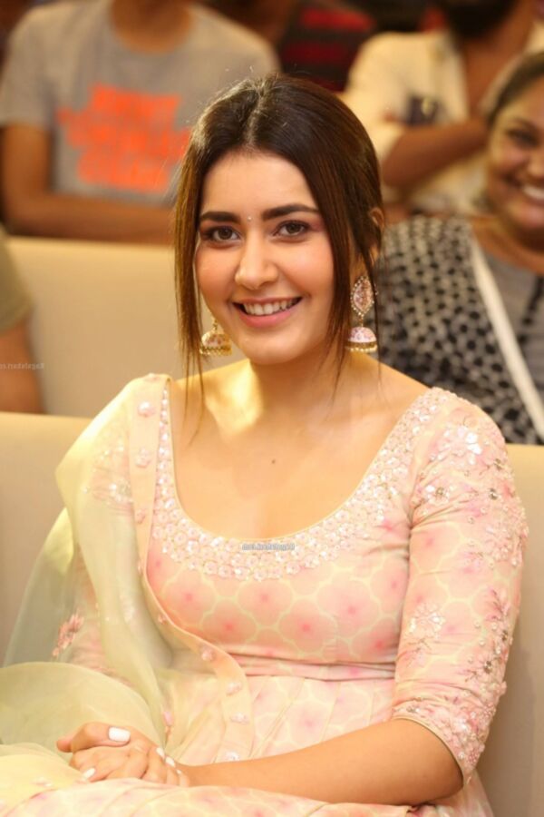 Raashi Khanna - Beautiful Indian Bollywood Diva at an Event