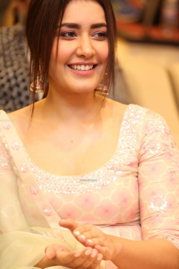 Raashi Khanna - Beautiful Indian Bollywood Diva at an Event