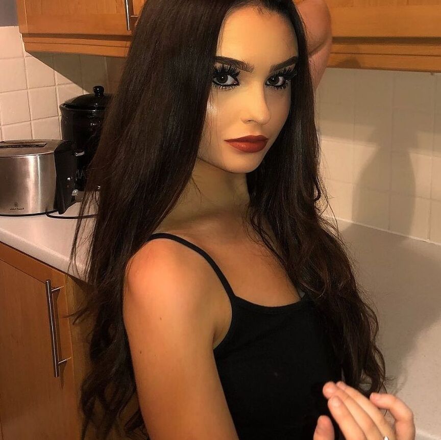 HOT CUNT TEEN ELLIE