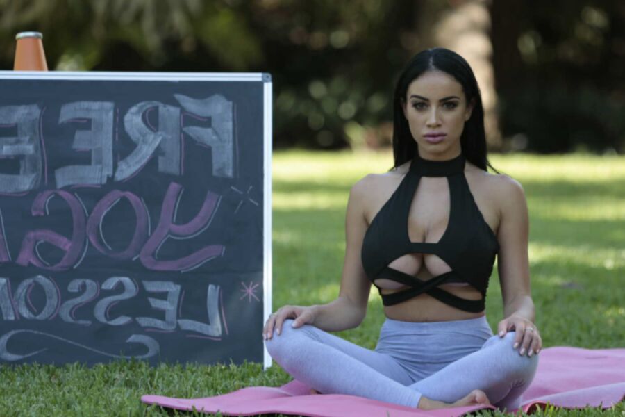 Victoris June - Free Yoga Fuck