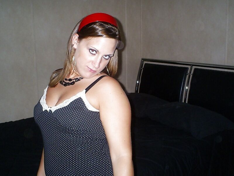 Jess is kinky gf ...loves to be shared