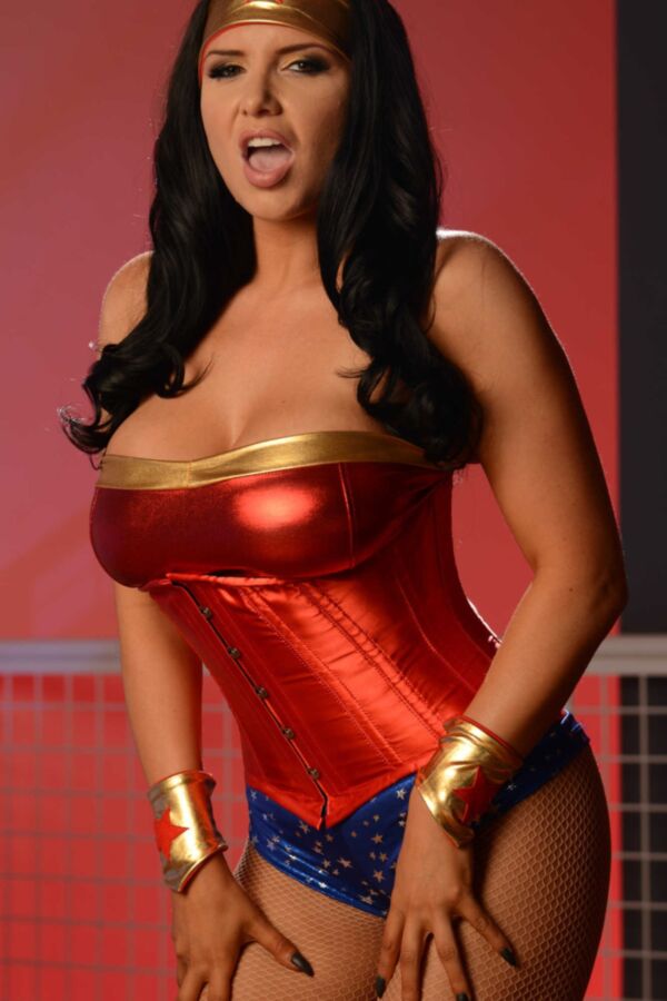 Romi Rain, Charles Dera – Wonder Woman, eine XXX-Parodie