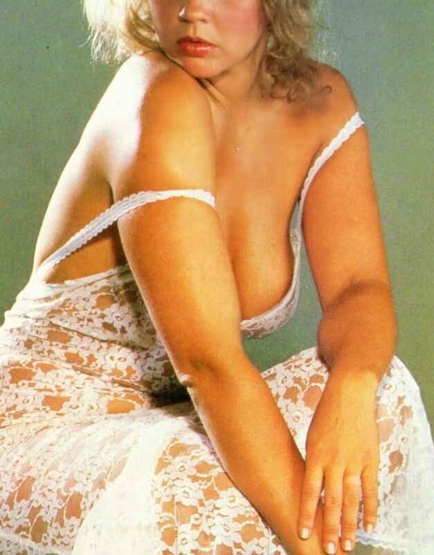 Linda Blair - Cuerpo caliente y tetas deliciosas