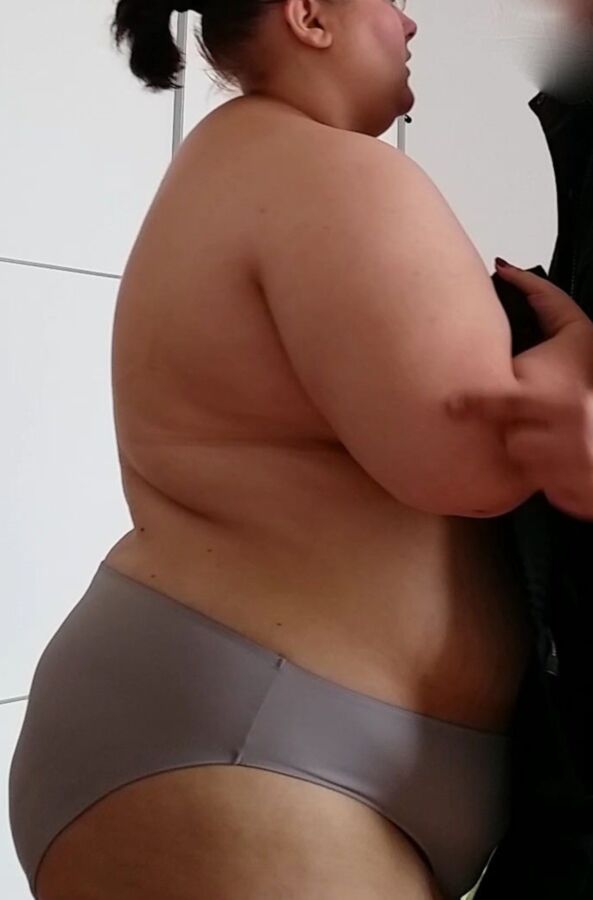 BBW Puta Meli Mostra Seus Úberes Gordos