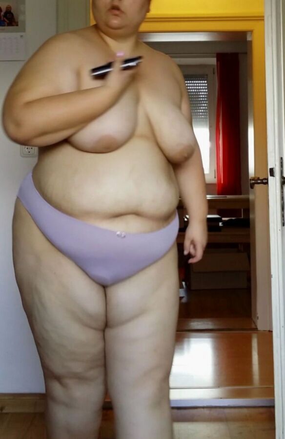 BBW Puta Meli Mostra Seus Úberes Gordos