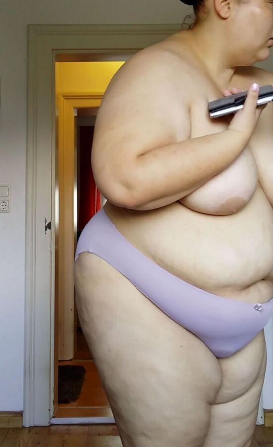 BBW Puta Meli Mostra Seus Úberes Gordos