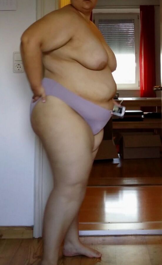 BBW Puta Meli Mostra Seus Úberes Gordos