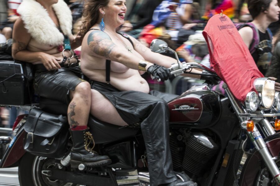 Sexy chubby women 328 (Biker Beauties Parade BBW)