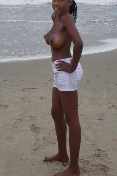 Dr. Beleza's Ebony 54 - busty puffy teens at beach