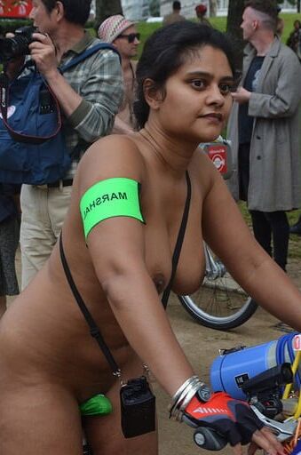 Meenal Jain - Nude Cyclist Novo álbum