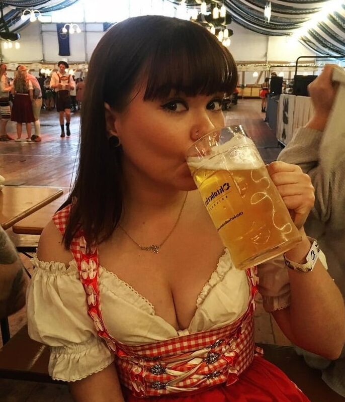 Oktoberfest hot woman