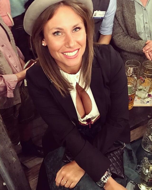 Oktoberfest hot woman