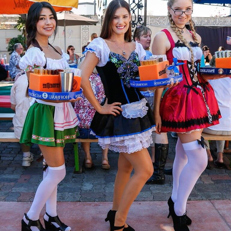 Oktoberfest hot woman