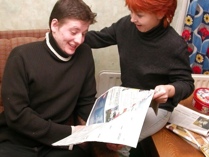 Mary, maman rousse mignonne avec son fils