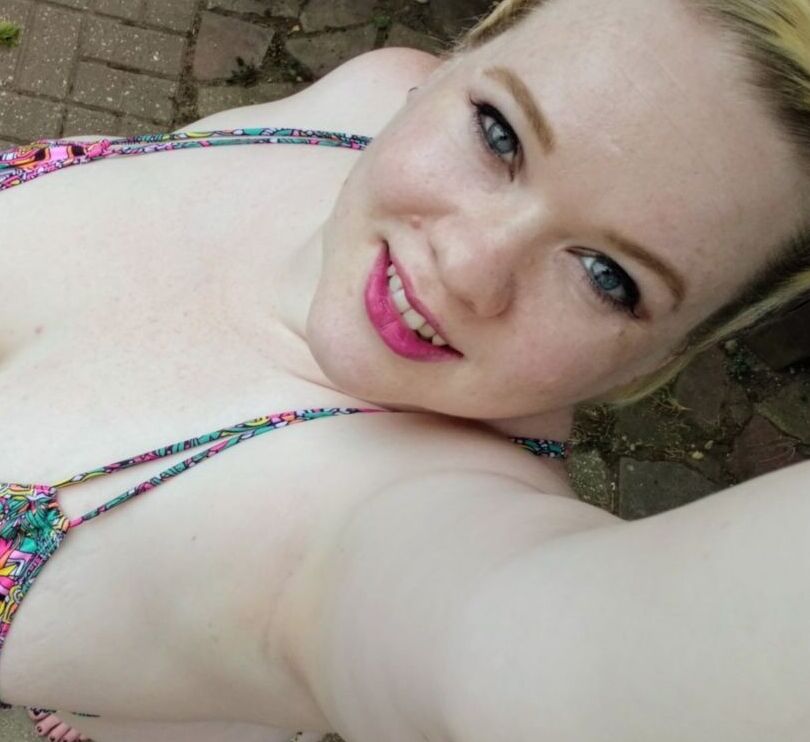 BBW vollbusige Blondine Jayne