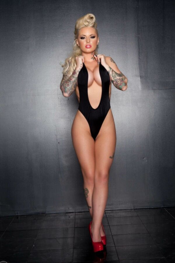 Christy Mack blondes Sexkätzchen