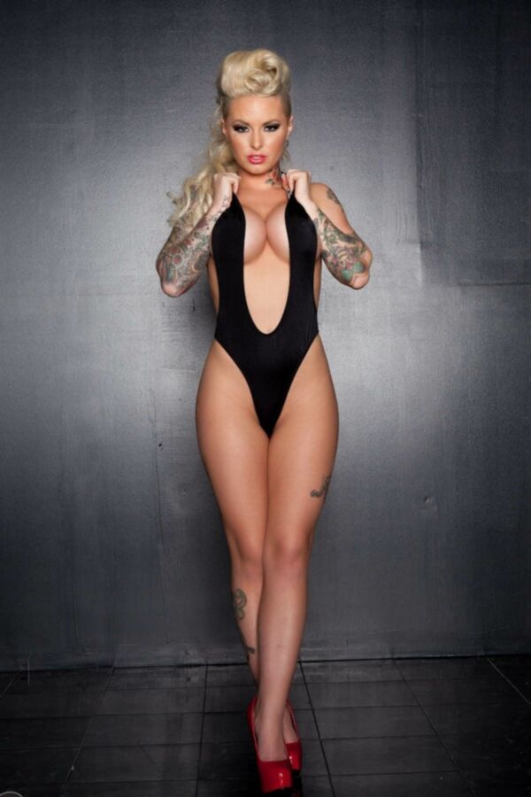 Christy Mack blonde sex kitten