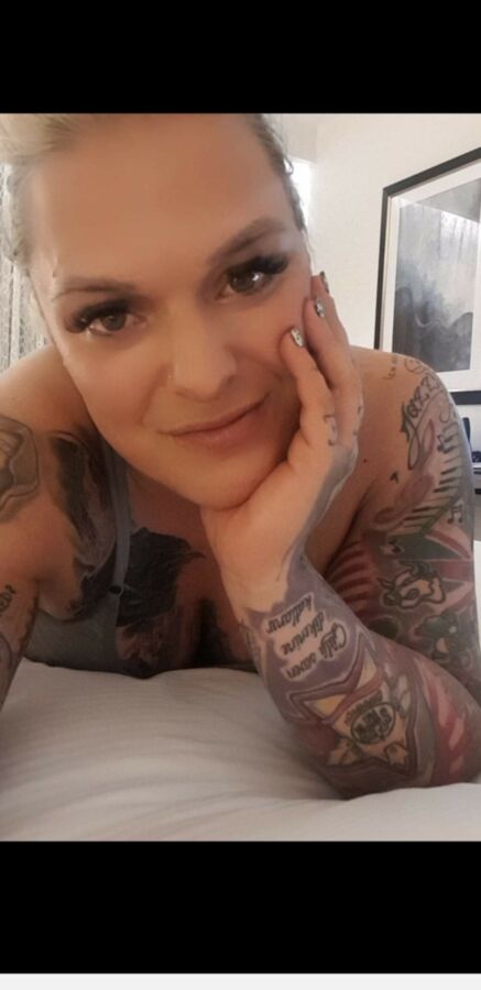 Alpha Female, cum tributes und dreckige Kommentare bitte