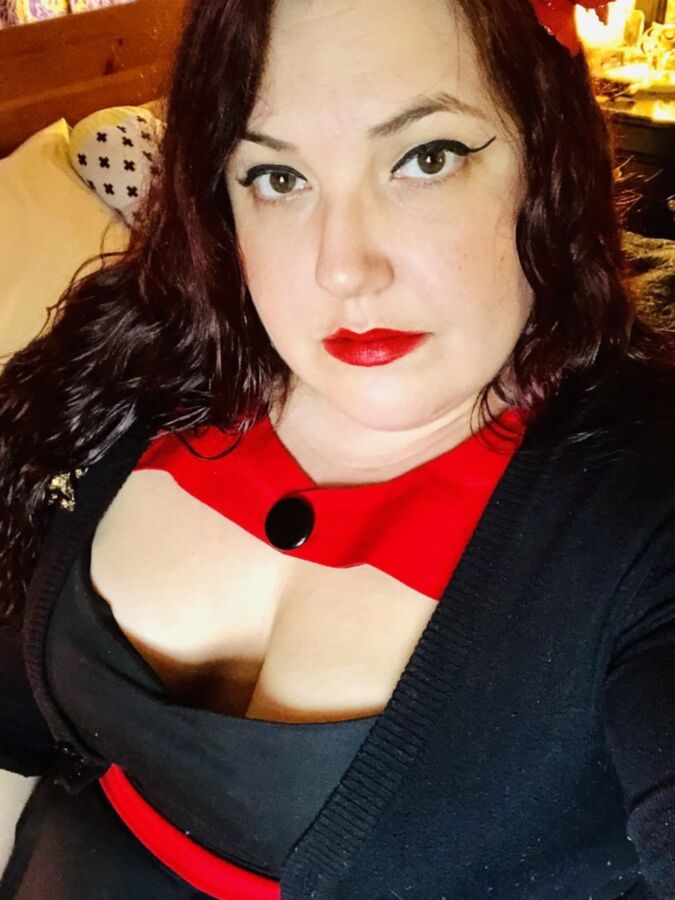 Pretty Ms Kitty  (Amateur BBW)