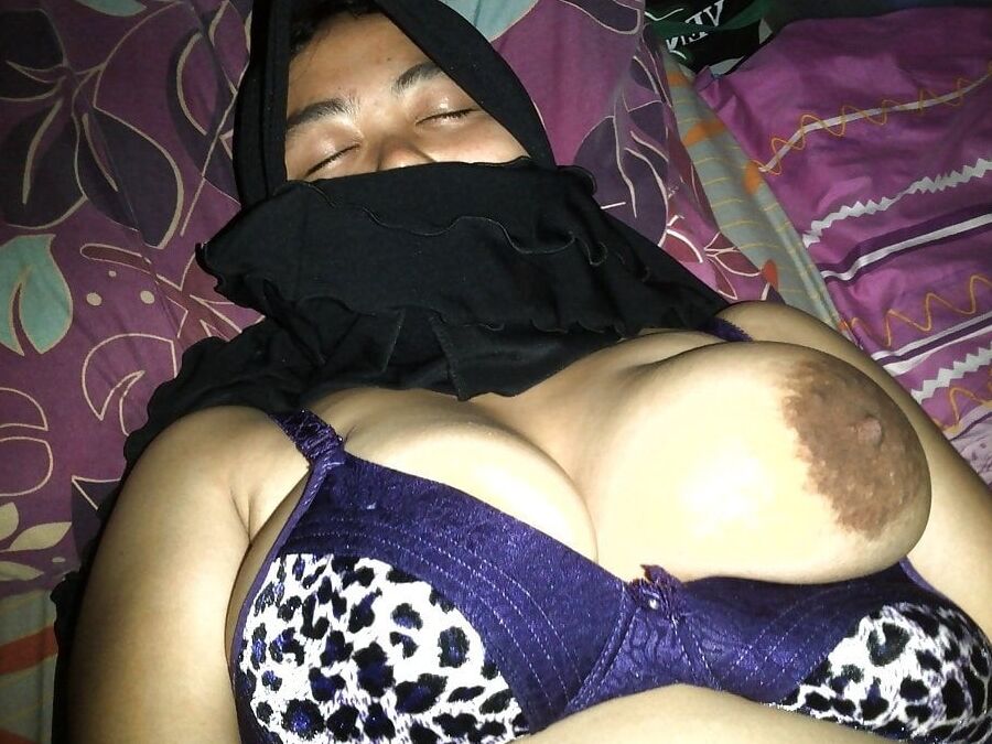 Mix of whores Arab and Asian hijab -