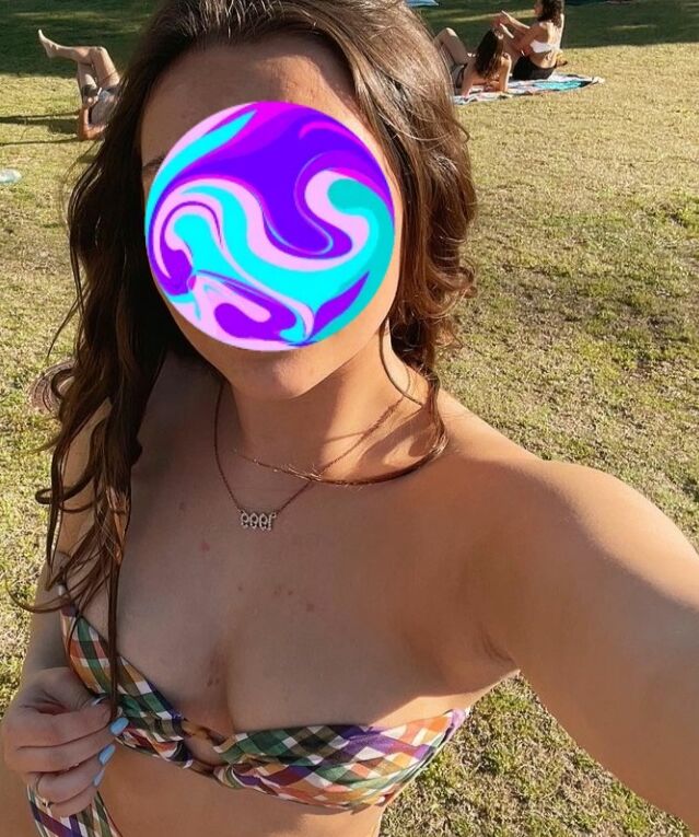 Sexy bikini slut