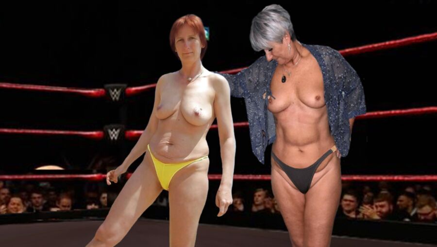 Wrestling: Mulheres maduras lutando.